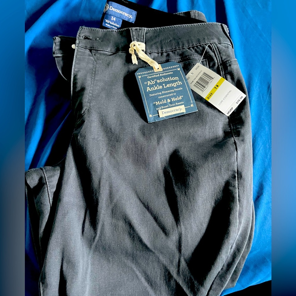 Democracy AB solution grey, with tags
